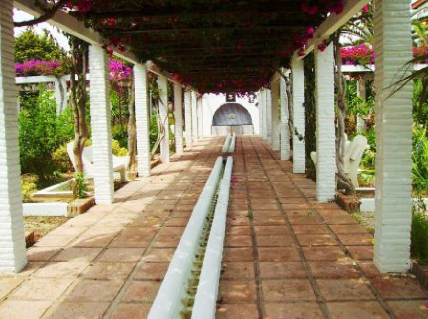 Laguna Beach - colonnade in the garden