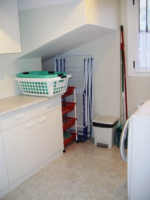 laundry (possible kitchen)