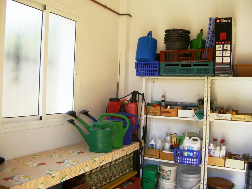 garden tools room