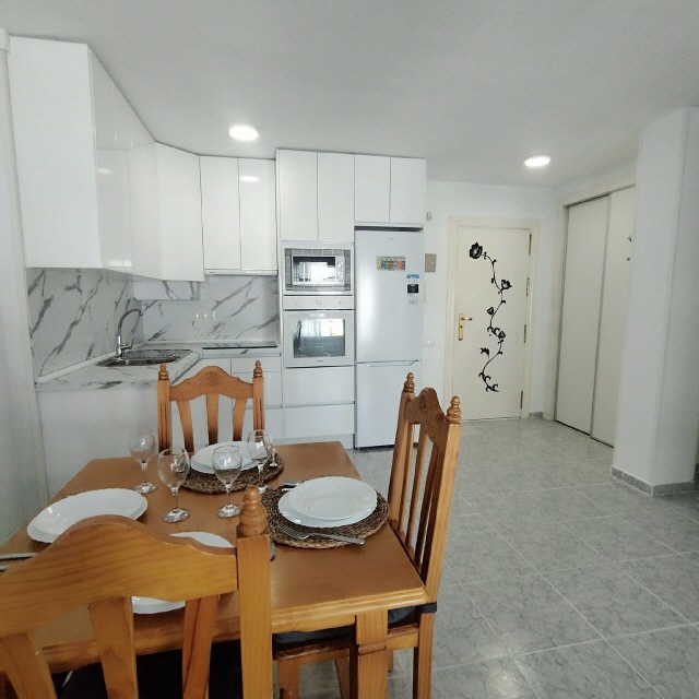 Laguna Beach 9 - dining area with kitchen