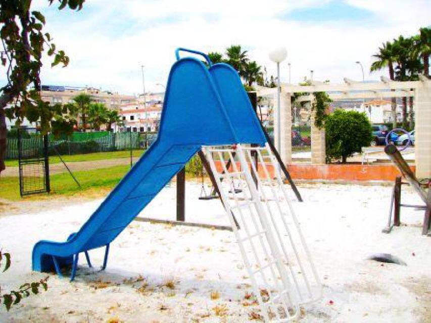 Urb. Laguna Beach - parque infantil
